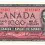 Bank note, pink, a frame of geometric patterns, a young woman with curly hair and a pearl necklace: Queen Elizabeth II.