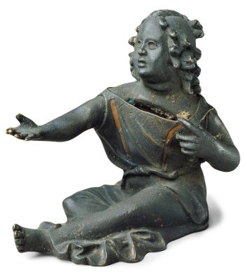 Statue, oxidized bronze, a young girl with curly hair sitting and holding out her hand.